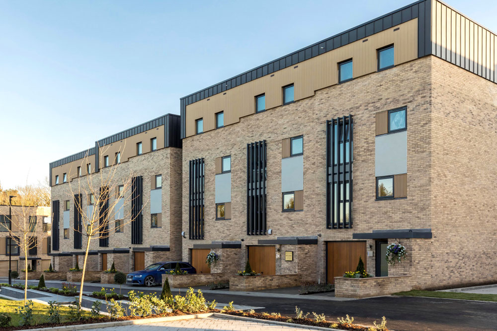 房地产在 The Denham Film Studios — look at the real estate search engine GEOLN.COM. 照片 1