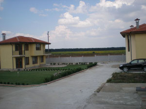 Haus in einem Dorf am Meer in Bulgarien, Region Dobrich, Balchik — Immobilien-Suchservice von Bauträgern und Eigentümern GEOLN.COM. Foto 3