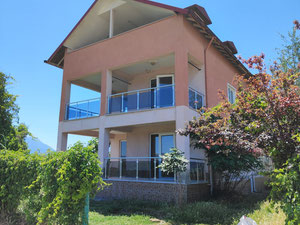 A 400 m de la carretera Pamukkale – Villa independiente de 3 plantas 6+1 – ¡Adecuada para familias numerosas y como inversión! — Encuentre propiedades fuera del plan o reventa de bienes inmuebles directamente de desarrolladores y propietarios GEOLN.COM. Foto 37