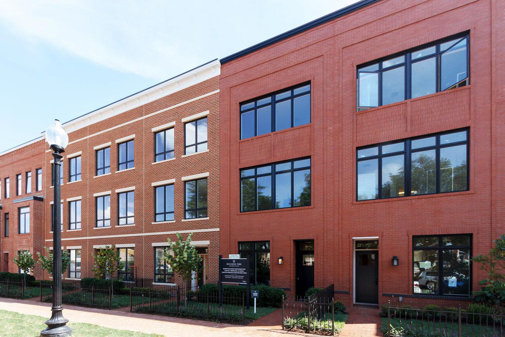 房地产在 Buchanan Park — look at the real estate search engine GEOLN.COM. 照片 1