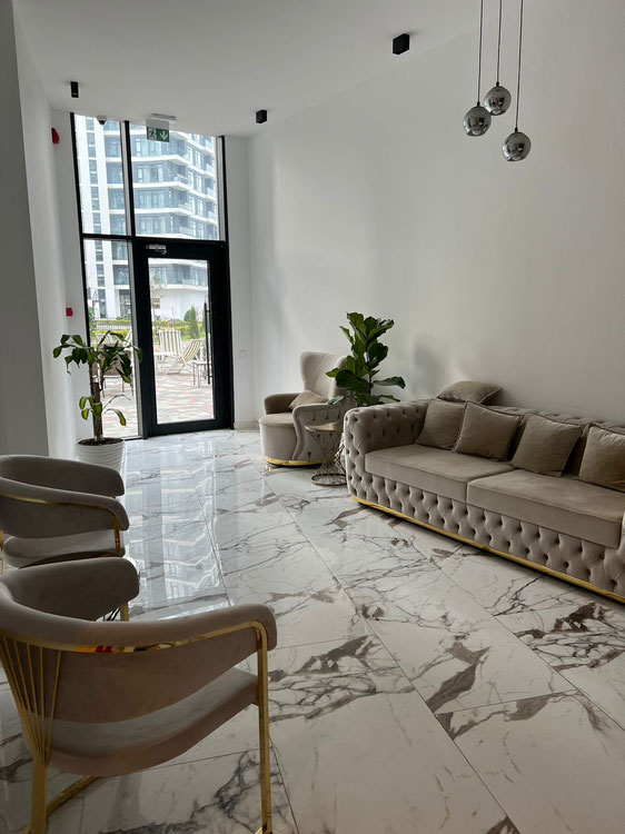 白色销售工作室 — 来自开发商和业主的房地产搜索引擎 GEOLN.COM. 照片 1