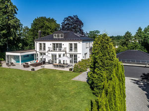 უძრავი კონება Highend-Villa mit Schwimmhalle auf parkähnlichem Grundstück — გადახედეთ უძრავი ქონების საძიებო სისტემას GEOLN.COM. ფოტო 3