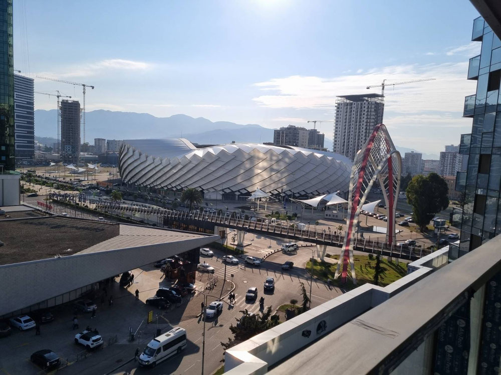 出售蓝天大厦的公寓 — 来自开发商和业主的房地产搜索引擎 GEOLN.COM. 照片 1