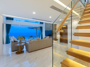 三层泳池别墅，5间卧室，俯瞰大海，欧式风格 — 来自开发商和业主的房地产搜索引擎 GEOLN.COM. 照片 27