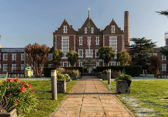 The 1840 St Georges Gardens