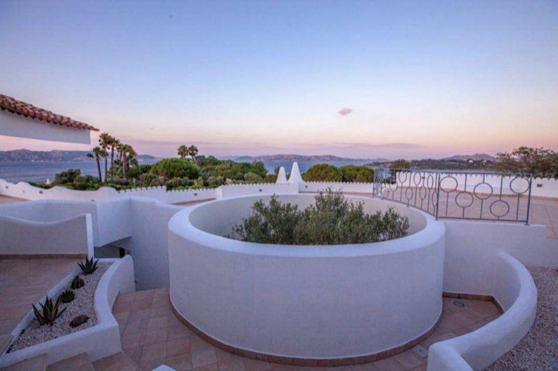 Villa in Italien, Sardinien, Palau — Immobilien-Suchservice von Bauträgern und Eigentümern GEOLN.COM. Foto 1