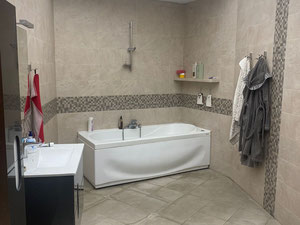 “House on Kura”综合楼内的 4 室公寓 — 来自开发商和业主的房地产搜索引擎 GEOLN.COM. 照片 10