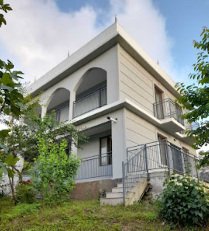 出售带露台和大花园的豪华三层别墅。 — 来自开发商和业主的房地产搜索引擎 GEOLN.COM. 照片 1