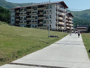 ახალი ბინა ბაკურიანში — უძრავი ქონების ყიდვა და მფლო ბელებისგან GEOLN.COM. ფოტო 9