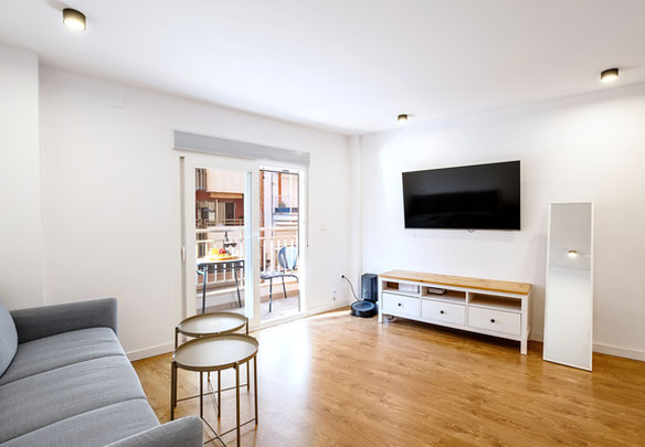 Apartments on the first line of Postiguet beach in Alicante