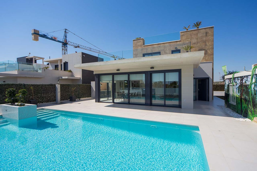 别墅 4 卧室 197 m² 在 Campoamor, 西班牙 — 来自开发商和业主的房地产搜索引擎 GEOLN.COM. 照片 1