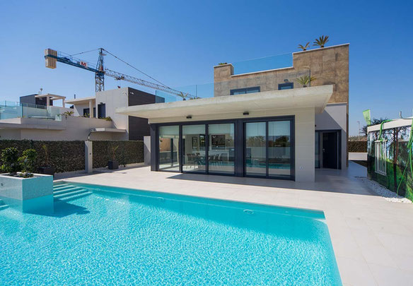 Villa 4 bedrooms 197 m² in Campoamor, Spain