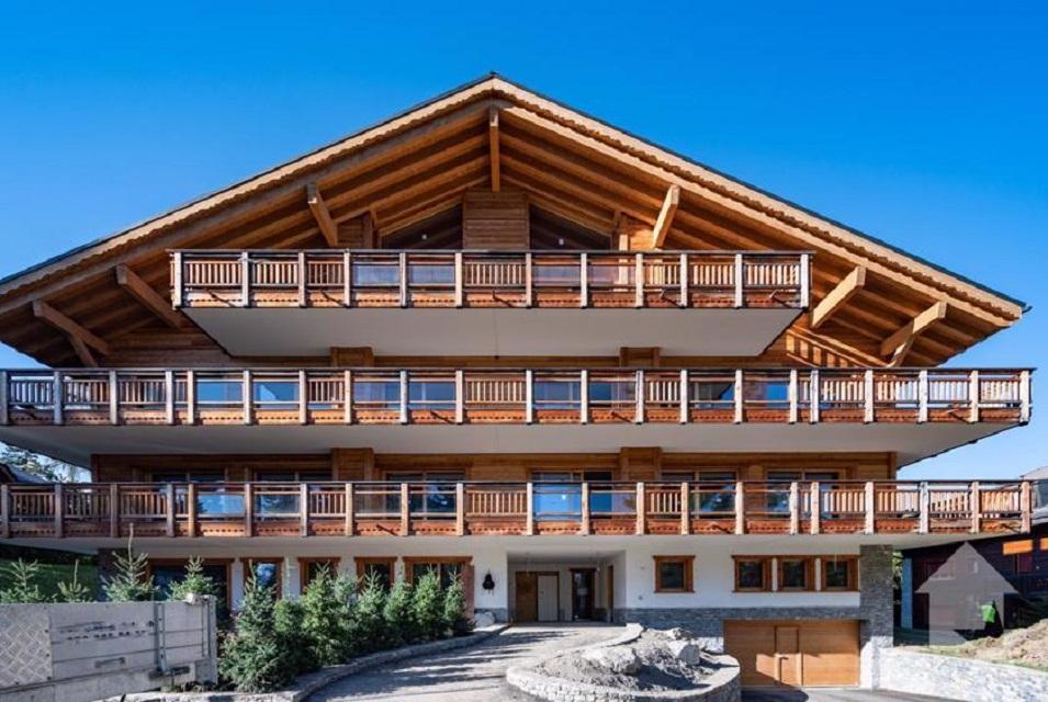 房地产在 La Maconnerie a Crans-Montana — look at the real estate search engine GEOLN.COM. 照片 1