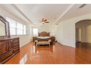 Casa en Estados Unidos, Florida, Doral — Encuentre propiedades fuera del plan o reventa de bienes inmuebles directamente de desarrolladores y propietarios GEOLN.COM. Foto 12