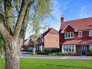 Real estate in Princes Chase — look at the real estate search engine GEOLN.COM. Photo 2