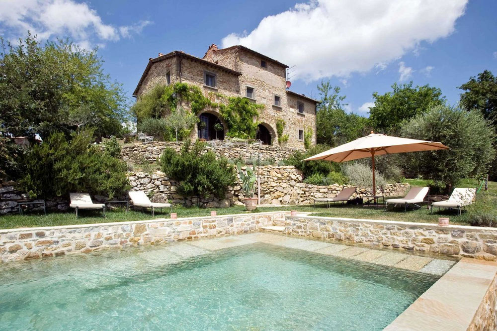 Villa in a village, in a suburb in Italy, Strada — Find off-plan property or real estate resale directly from developers and owners GEOLN.COM. Photo 1