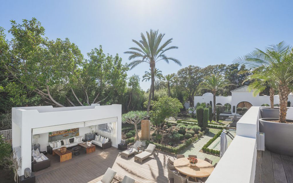 Villa 7 bedrooms 1232 m² in San Pedro Alcantara, Spain — Find off-plan property or real estate resale directly from developers and owners GEOLN.COM. Photo 1