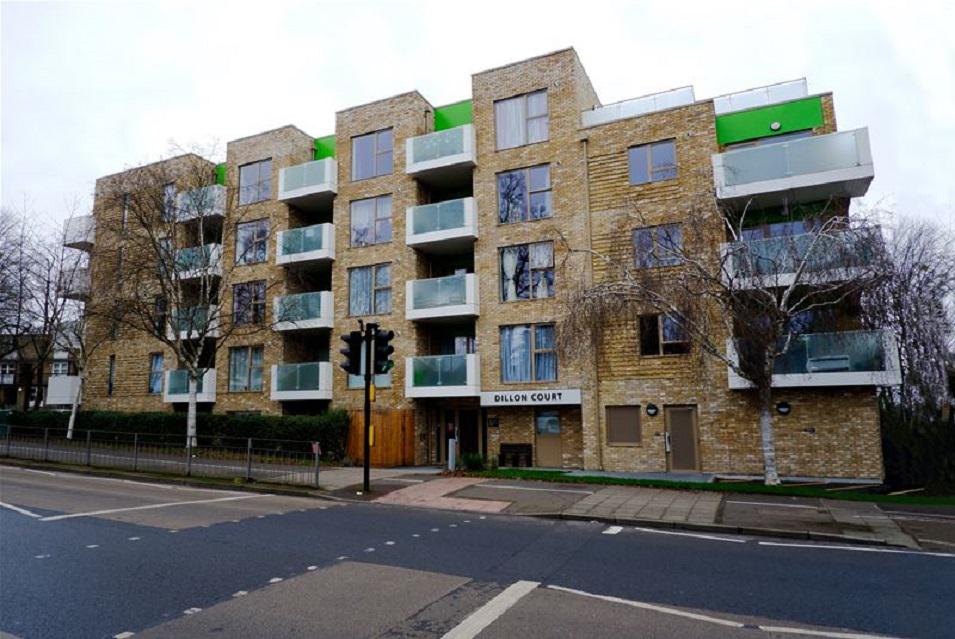 Real estate in Dillon Court — look at the real estate search engine GEOLN.COM. Photo 1