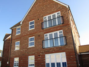 房地产在 Springhead Park — look at the real estate search engine GEOLN.COM. 照片 2