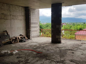 Black frame in a new building — Find off-plan property or real estate resale directly from developers and owners GEOLN.COM. Photo 4