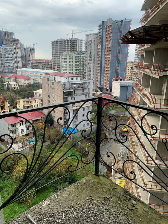 巴统黑框 — 来自开发商和业主的房地产搜索引擎 GEOLN.COM. 照片 1