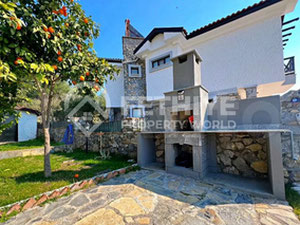 带游泳池和花园的别墅 — 来自开发商和业主的房地产搜索引擎 GEOLN.COM. 照片 2