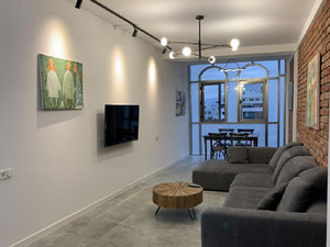 Apartamento de 3 habitaciones en Vake. Apartamento sin intermediario en Tbilisi — Encuentre propiedades fuera del plan o reventa de bienes inmuebles directamente de desarrolladores y propietarios GEOLN.COM. Foto 3