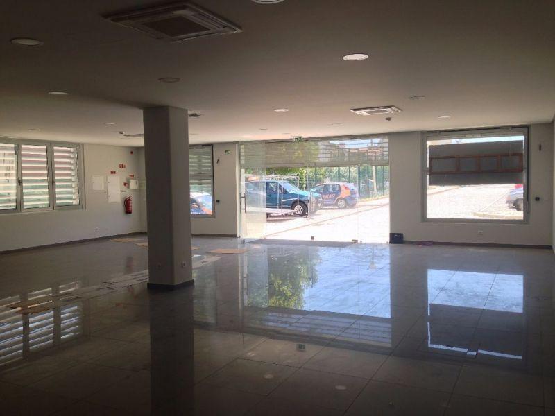 Магазин біля моря в Португалії, Лісабон, Каркавелуш Продаж — Пошуковик нерухомості від забудовників і власників GEOLN.COM. Фото 1