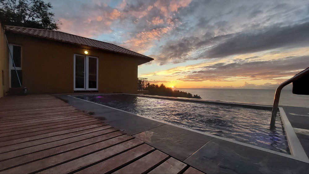 签名 Bagrationi 别墅出售 180度海景 2000M2 在 马欣贾乌里 — 来自开发商和业主的房地产搜索引擎 GEOLN.COM. 照片 1