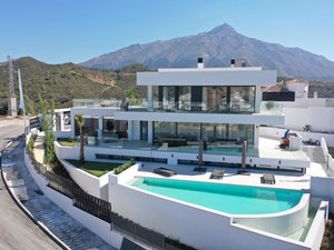 Villa 4 bedrooms 439 m² in Nueva Andalucia, Spain — Find off-plan property or real estate resale directly from developers and owners GEOLN.COM. Photo 22