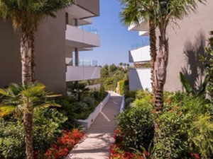 Real estate in Botanic — look at the real estate search engine GEOLN.COM. Photo 3