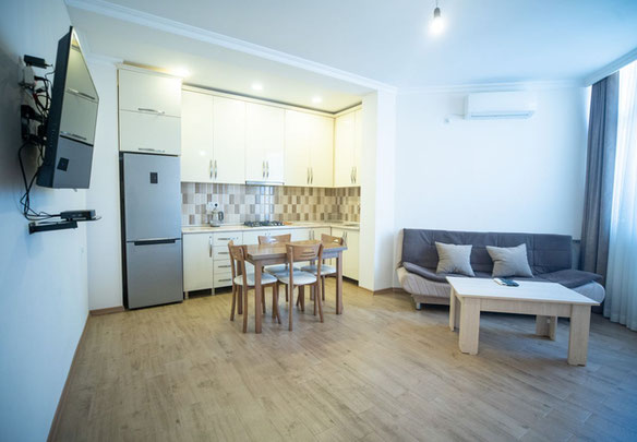 Продається 2-кімнатна квартира.