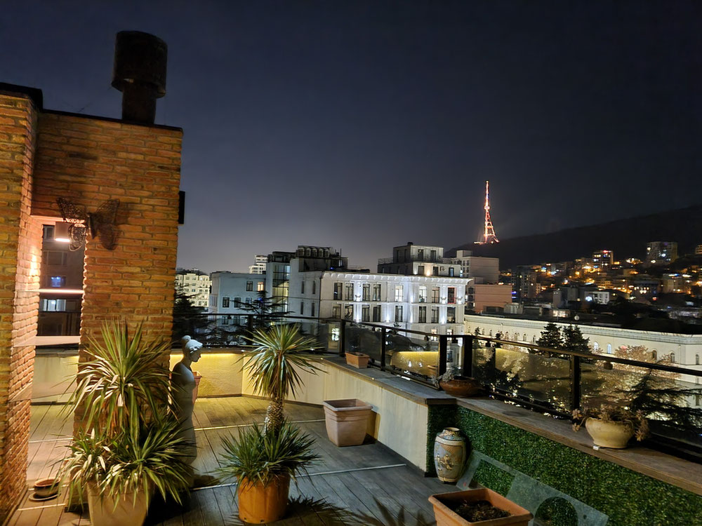 在第比利斯出售的三层顶层公寓 — 来自开发商和业主的房地产搜索引擎 GEOLN.COM. 照片 1