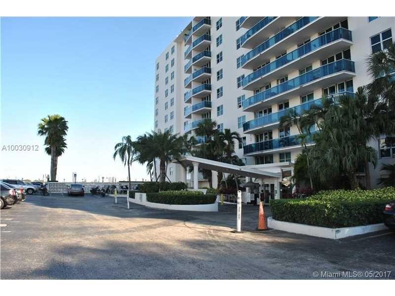 Villa in USA, Florida, North Bay Village — Find off-plan property or real estate resale directly from developers and owners GEOLN.COM. Photo 1