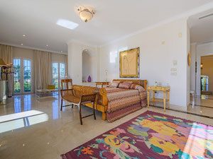 别墅 6 间卧室 693 平方米，位于西班牙马贝拉湾 — 来自开发商和业主的房地产搜索引擎 GEOLN.COM. 照片 24