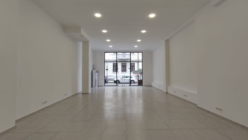 נמכר נכס מסחרי בבאטומי — חיפוש נדל"ן מפרטי ומקבלן GEOLN.COM. תמונה 1