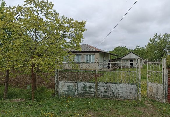 Дом с землёй в Гурии