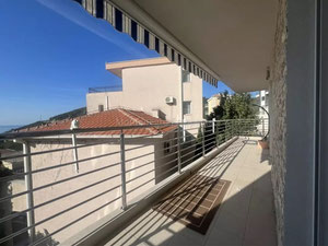 Montenegro. Muy espacioso apartamento de 98m2 con garaje en Bečići — Encuentre propiedades fuera del plan o reventa de bienes inmuebles directamente de desarrolladores y propietarios GEOLN.COM. Foto 7