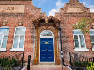 נדל"ן ב Beaumont Gardens — עיין במנוע חיפוש הנדל"ן GEOLN.COM. תמונה 2