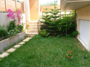 სახლი ზღვის პირას საბერძნეთში, ლაგონისში — უძრავი ქონების ყიდვა და მფლო ბელებისგან GEOLN.COM. ფოტო 4