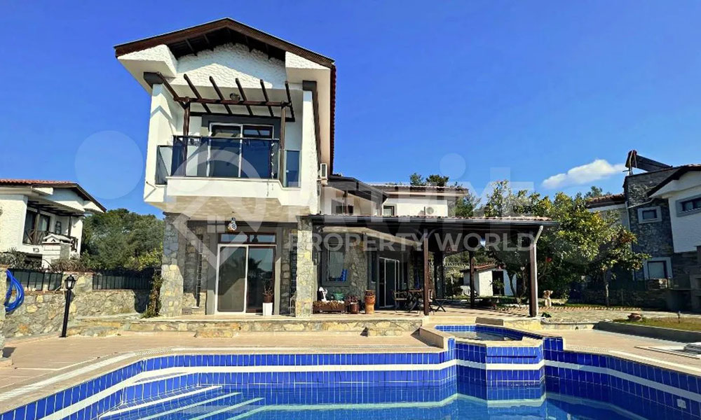 带游泳池和花园的别墅 — 来自开发商和业主的房地产搜索引擎 GEOLN.COM. 照片 1