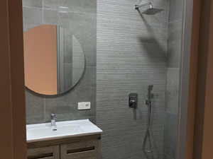 Apartamento de 3 habitaciones en Vake. Apartamento sin intermediario en Tbilisi — Encuentre propiedades fuera del plan o reventa de bienes inmuebles directamente de desarrolladores y propietarios GEOLN.COM. Foto 7