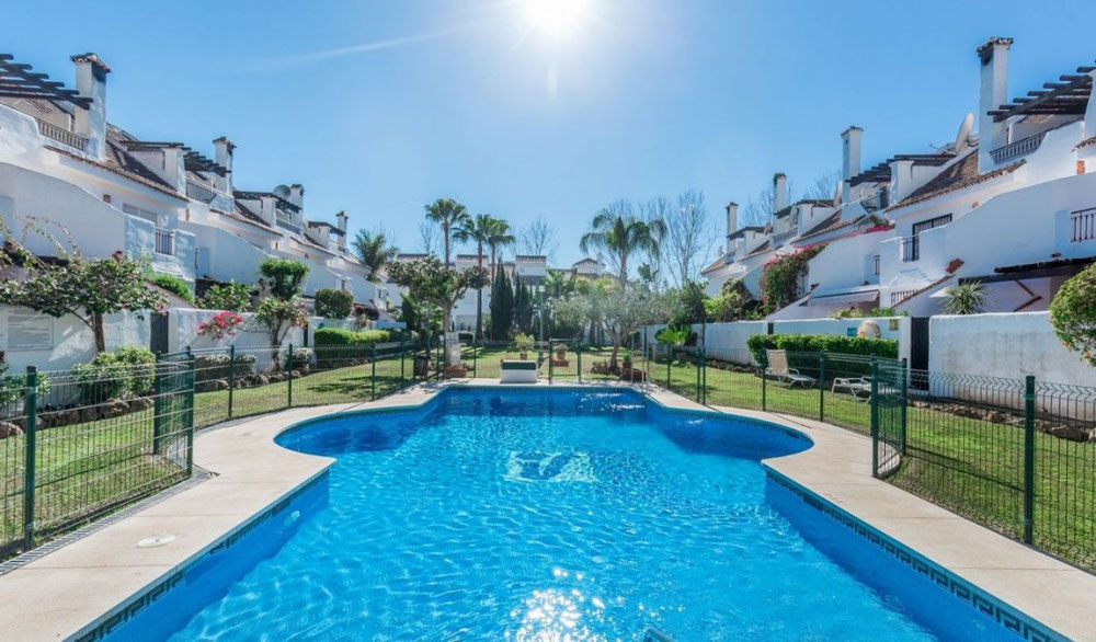 联排别墅 5 卧室 180 平方米，位于西班牙新安达卢西亚 — 来自开发商和业主的房地产搜索引擎 GEOLN.COM. 照片 1