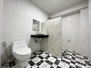 在查龙出售的豪华带游泳池的房子 — 来自开发商和业主的房地产搜索引擎 GEOLN.COM. 照片 7