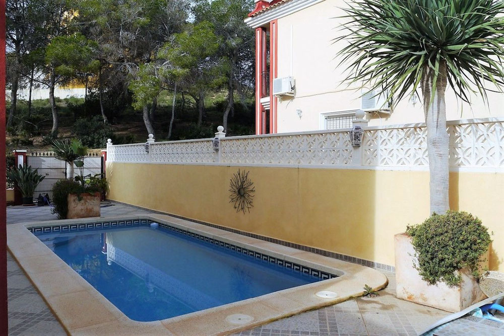 西班牙，瓦伦西亚，Deesa de Campoamor 海边的房子 — 来自开发商和业主的房地产搜索引擎 GEOLN.COM. 照片 1