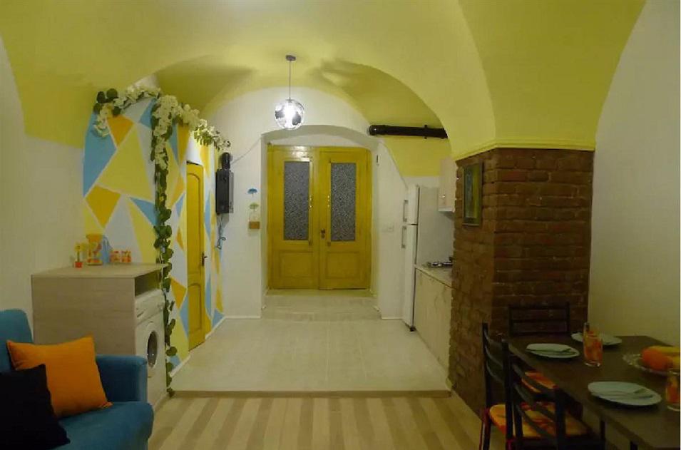 2 Zimmerwohnung auf Mtatsminda. Kaufen Sie eine Wohnung in Tiflis, Mtatsminda — Immobilien-Suchservice von Bauträgern und Eigentümern GEOLN.COM. Foto 1