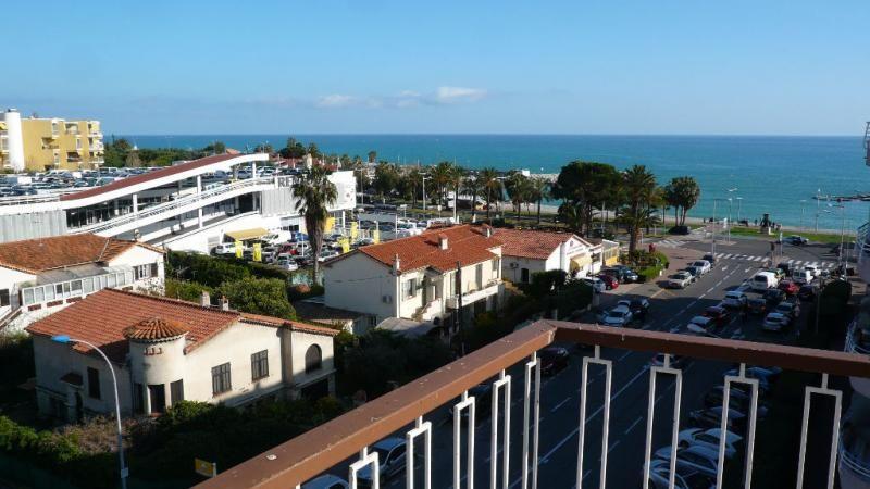 ბინები ზღვის პირას საფრანგეთში, პროვანსში, კაგნეს-სურ-მერში — უძრავი ქონების ყიდვა და მფლო ბელებისგან GEOLN.COM. ფოტო 1