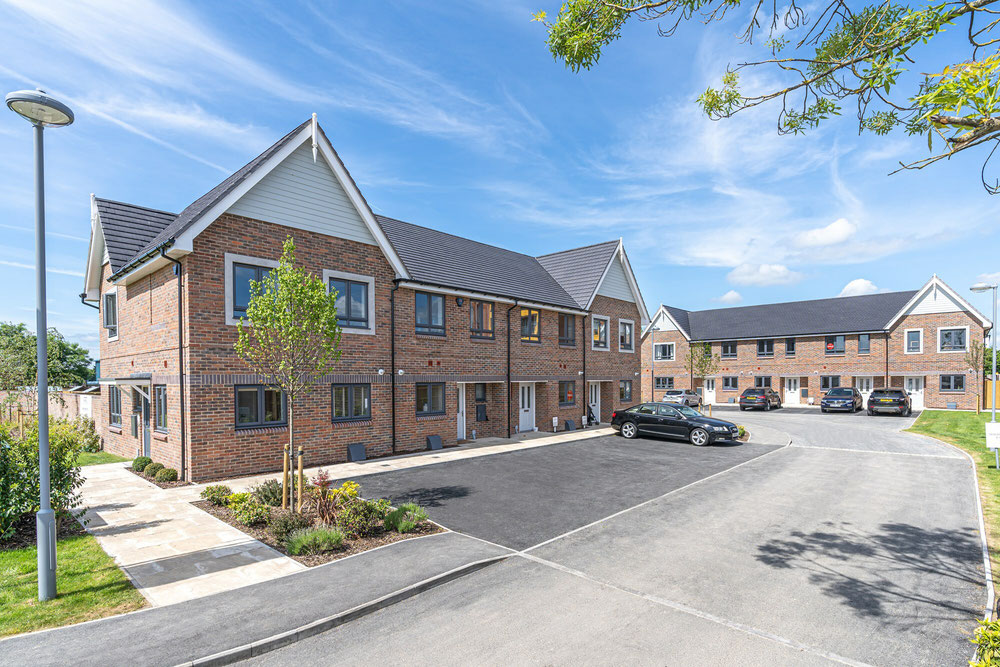 Real estate in Merchants Place — look at the real estate search engine GEOLN.COM. Photo 1