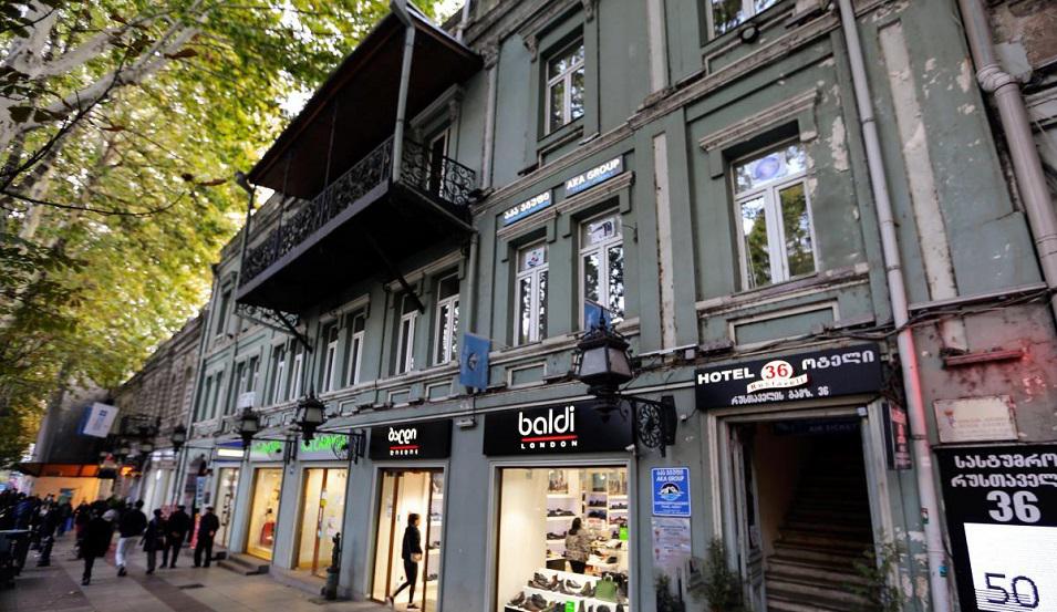 6 ოთახიანი სასტუმრო მთაწმინდაზე. უძრავი ქონება თბილისში შუამავლების გარეშე — უძრავი ქონების ყიდვა და მფლო ბელებისგან GEOLN.COM. ფოტო 1