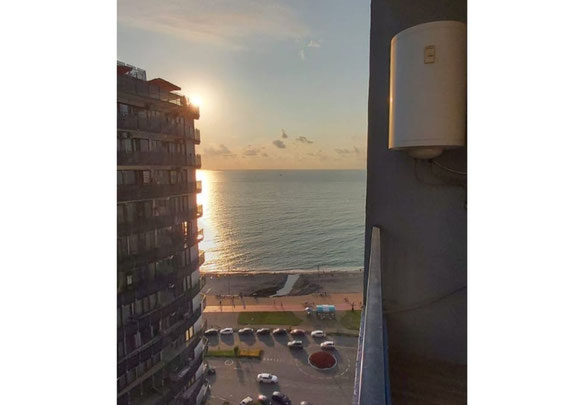 Apartment on the 16th floor with stunning sea views.